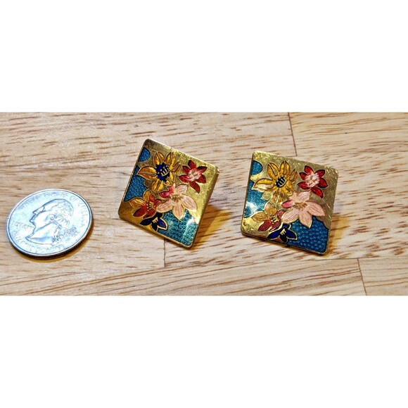 Vintage Metal Flower Floral Gold Diamond Shape Pierced Earrings Painted - Picture 4 of 4